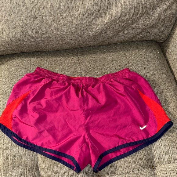 Nike running shorts - Picture 2 of 3